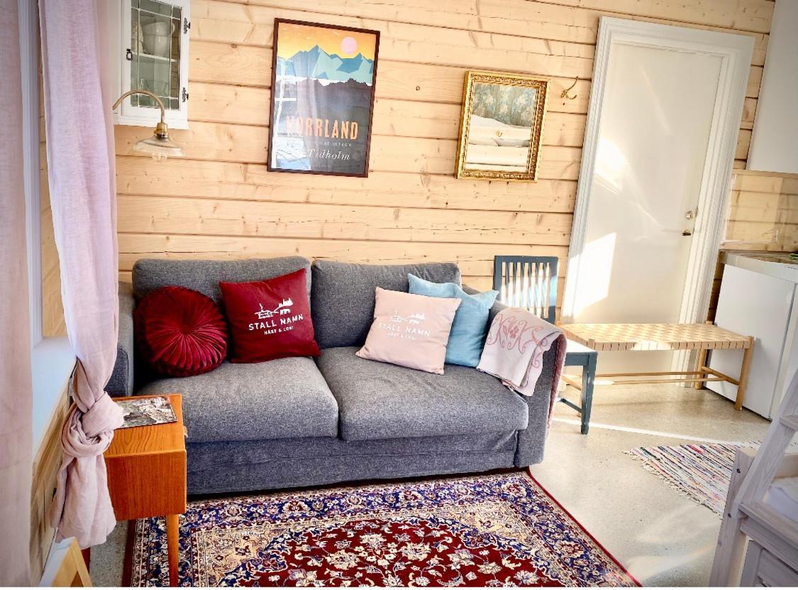 Scenic Small Guesthouse On Horse Farm By The Lake Froso Bagian luar foto